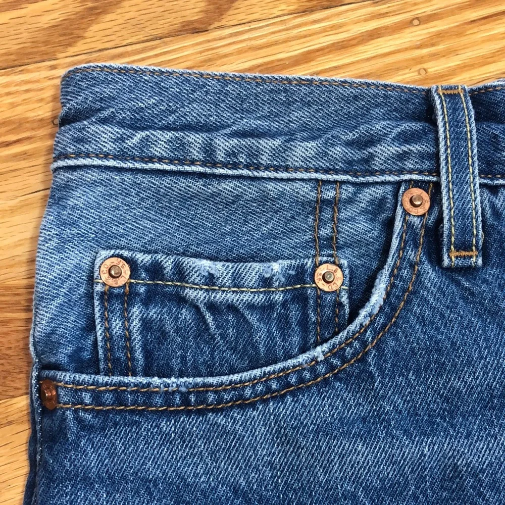 Levi’s 501 High Rise Cut-Off Denim Shorts Size 27 - Picture 9 of 14